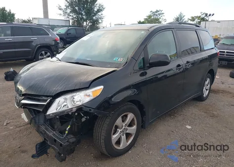 2018 Toyota Sienna Le 8 Passenger из США, поврежденный, VIN 5TDKZ3DC4JS914769